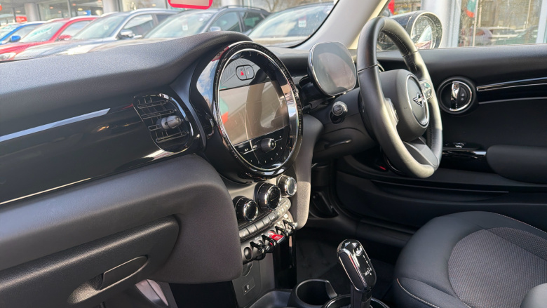 MINI Hatchback 1.5 Cooper Classic 3dr Auto Petrol Hatchback